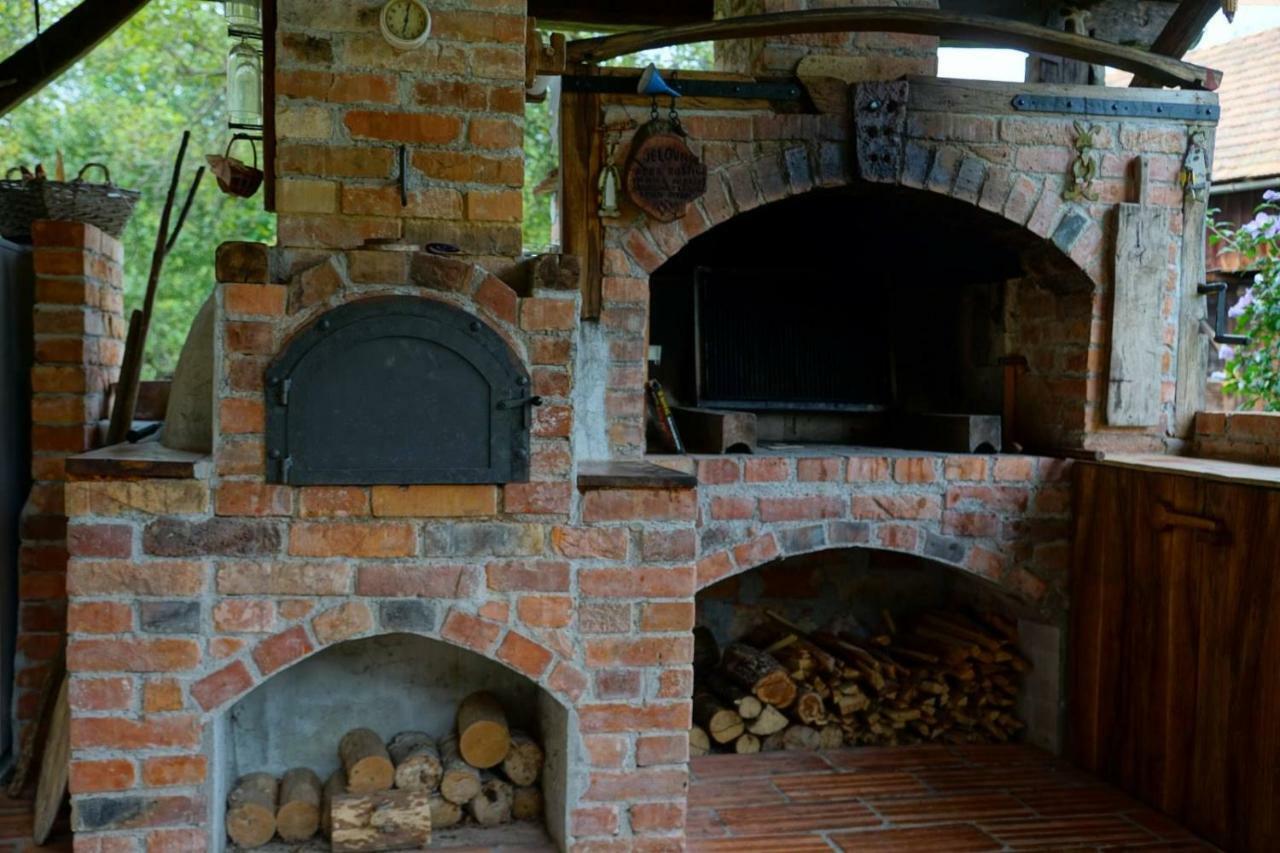 Villa Dorina Hiza Karlovac Esterno foto