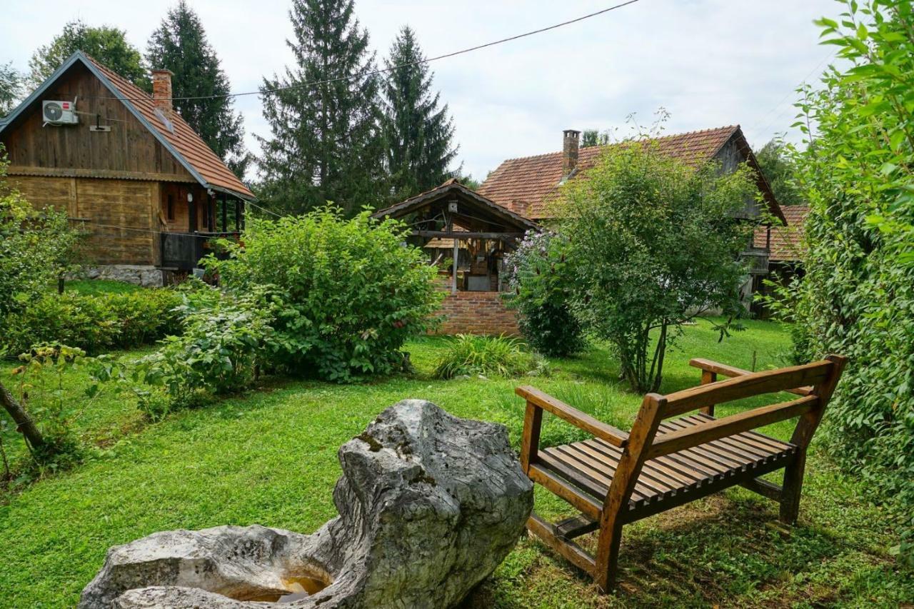 Villa Dorina Hiza Karlovac Esterno foto