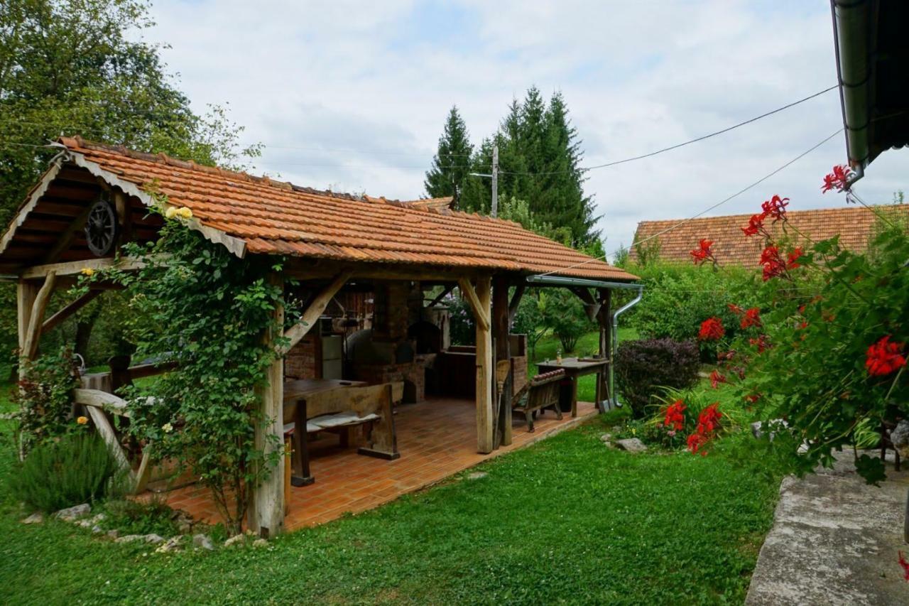 Villa Dorina Hiza Karlovac Esterno foto