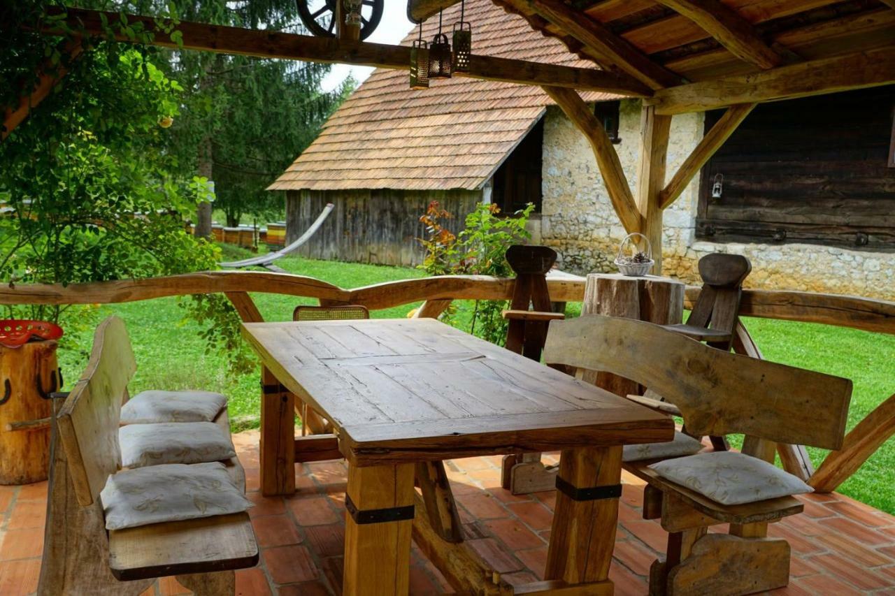 Villa Dorina Hiza Karlovac Esterno foto